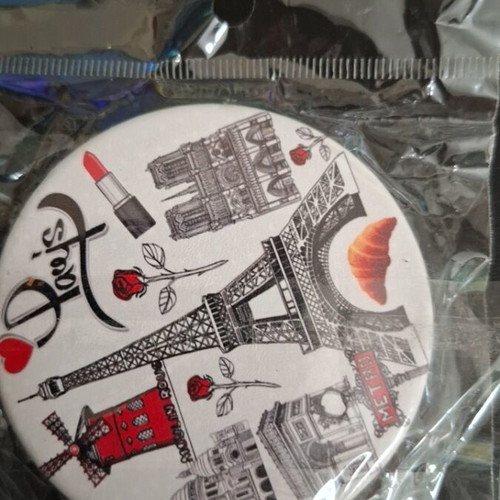 Pocket mirror souvenir with Paris theme