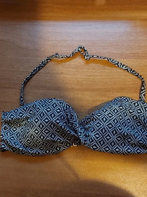 Women's swimwear top push-up bra cup B black and white medium
