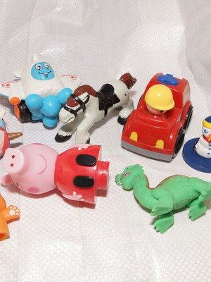 Surprise toy pack used with figures, kinder, animals