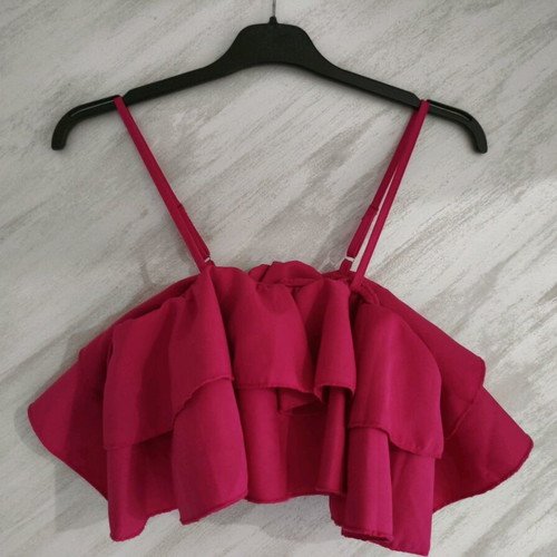 Fuchsia crop top Shein like new, size Small with ruffles