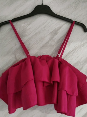 Fuchsia crop top Shein like new, size Small with ruffles