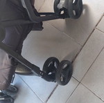 Lightweight foldable baby stroller