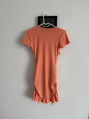 Coral backless short-sleeve dress