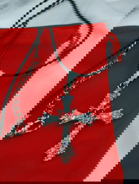 σταυρός με κορδονι μήκους 45 εκατοστά