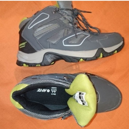 Hi-Tec boots size 40 like new, waterproof hiking, gray and green