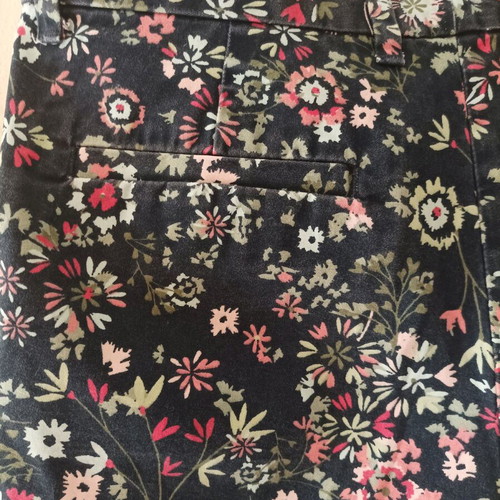 GAP shorts used with floral pattern in dark blue