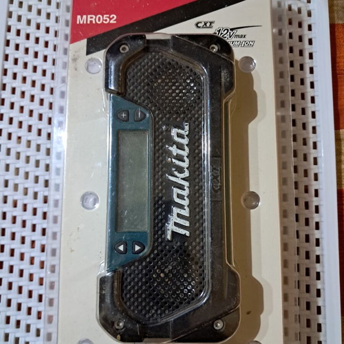 Makita MR052 cordless radio 12V max CXT