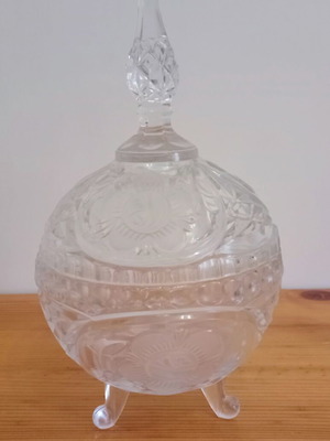 Vindage crystal fondant dish with lid like new