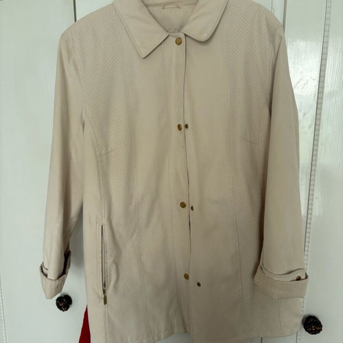 Pier Angelini beige coat size 46 like new