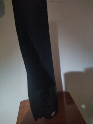 Nike scarf like new, black