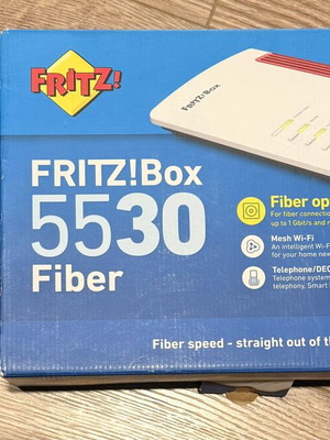 FRITZ!Box 5530 Fiber router και FRITZ!Repeater 1200 AX Wi-Fi repeater