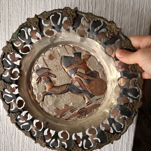 Decorative hanging plate used, lightweight metal, 29cm diameter