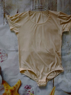 Basic κορμάκι μπεζ μεταχειρισμένο, one size, με ανοιχτή λαιμόκοψη