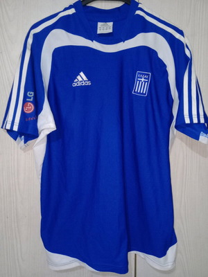 Hellas football jersey Adidas size Medium like new with printed team signatures