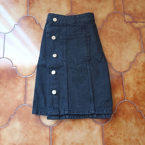 Mini skirt black size M/L like new