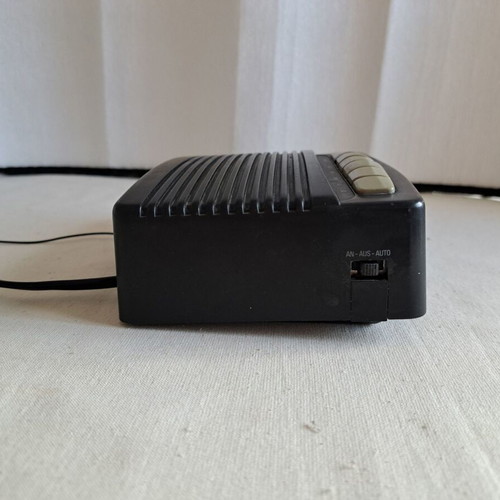 Soundmaster UR-106 radio clock used