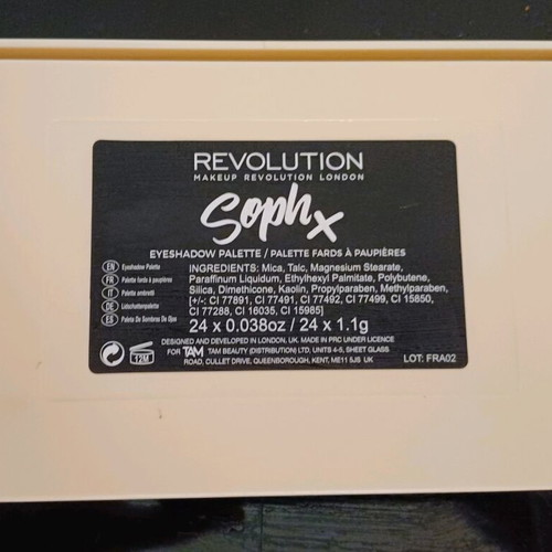 Makeup Revolution Soph X Eyeshadow Palette 26.4g like new