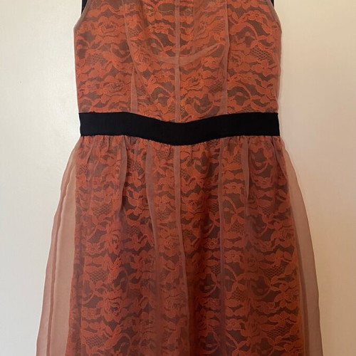 Dress with lace and lining size M like new