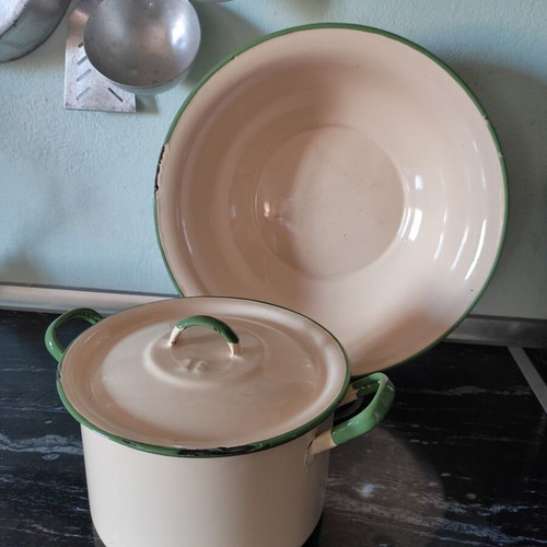 Vintage enamel pot with lid 16 cm used, beige with green details