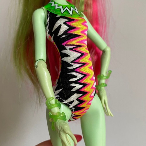 Monster High Venus McFlytrap doll 2012 Swim Class used