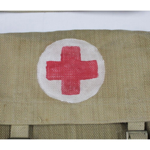 Nurse bag British Army 1940 used (32x32x20 cm)