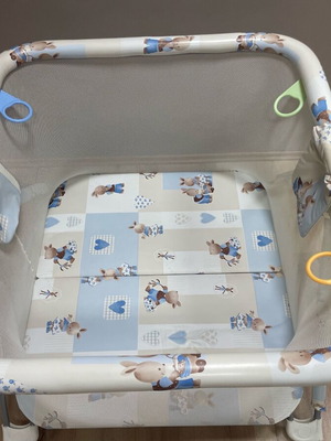 Playpen like new, dimensions 113x103x75 cm