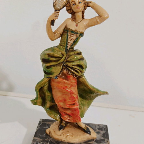 Italian decorative figures like new with Carrara marble base