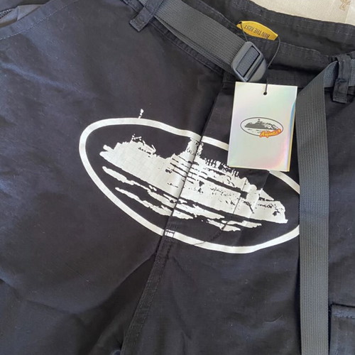 Corteiz cargo shorts, black and white, streetwear style
