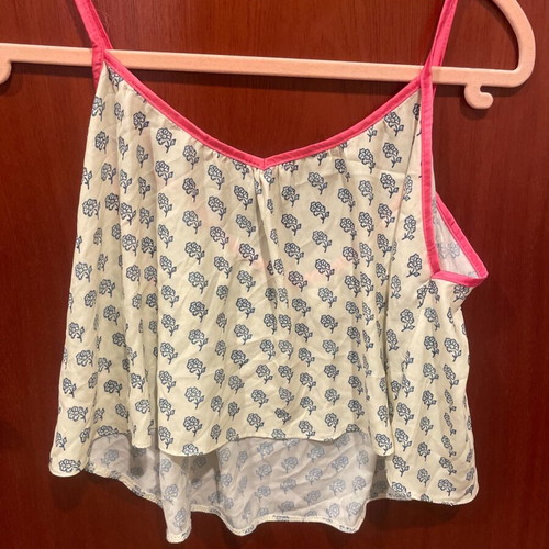 Karavan top like new, beige with floral print and fuchsia details