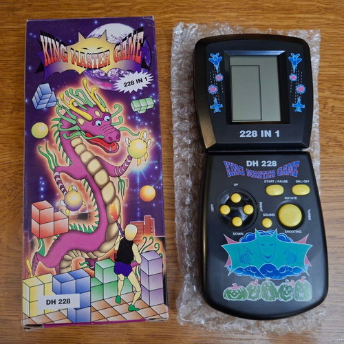 King Master Game DH 228 Retro Portable Console 228 in 1, new with box