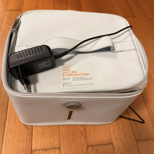 UV sterilizer with UVC LED for masks and small items
