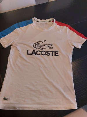 Κοντομάνικη μπλούζα Lacoste μεταχειρισμένη, άσπρη, μέγεθος S