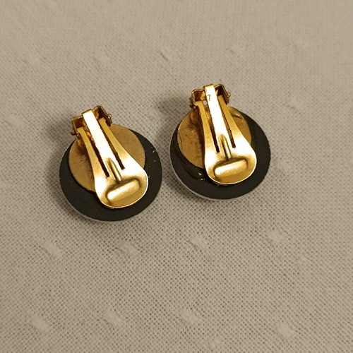 Clip-on earrings new