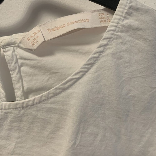 Cropped blouse Zara size L with broderie anglaise and bell sleeves like new