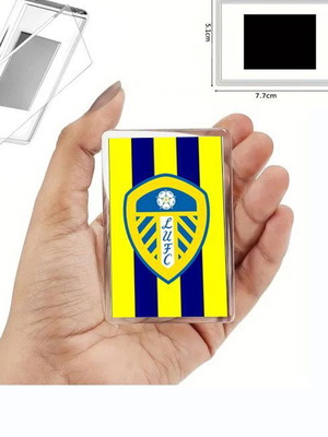 Μαγνητάκι ψυγείου Leeds United με διάφανη ακρυλική κορνίζα φωτογραφιών