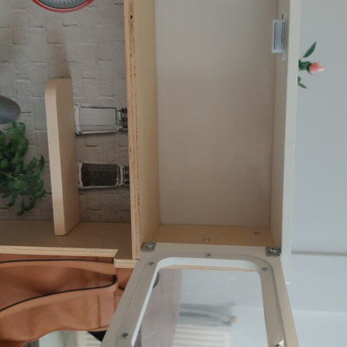 Wooden children's play kitchen like new, fully equipped