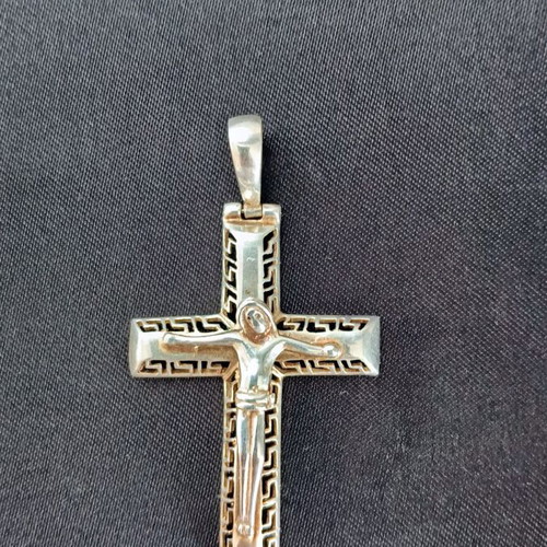 Large silver cross like new