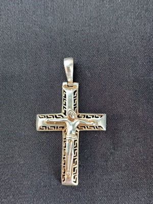 Large silver cross like new