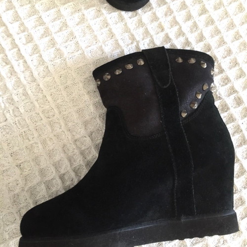 Ash suede ankle boots with fur and studs, size 37, black