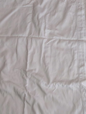 Tablecloth set with 12 napkins used, white