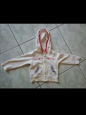 Πακέτο δύο βρεφικά μεταχειρισμένα, μπουφάν και φουτεράκι για 6-9 μηνών