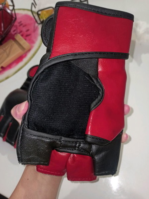 Boxing gloves in good condition