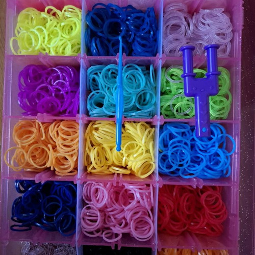 Plexi flexi rubber bands used with clasps and tools