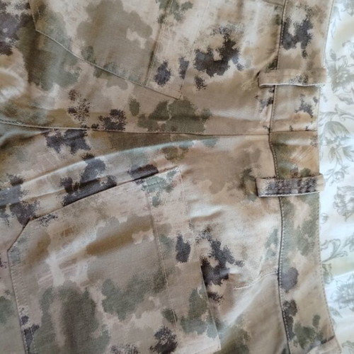 Bell-bottom pants with large square pockets, like new