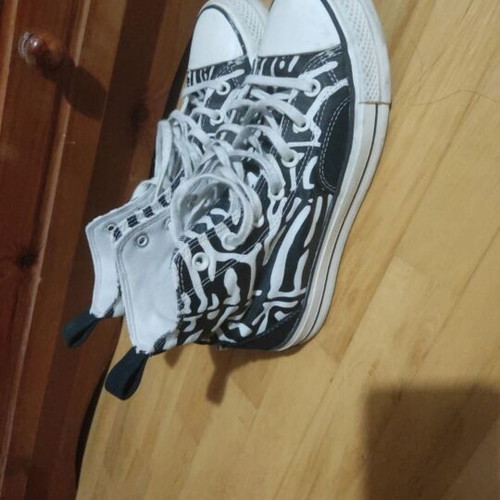 Converse Chuck Taylor All Star sneakers like new, black and white zebra design, size 39.5