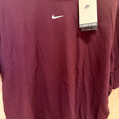 Nike women's tee new, burgundy color, size L