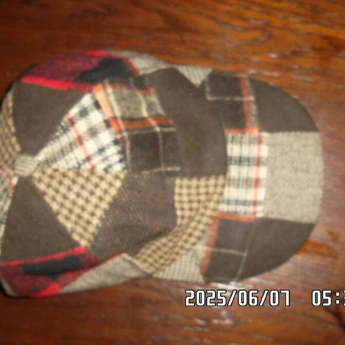 Clifftops adjustable winter hat like new, size 58
