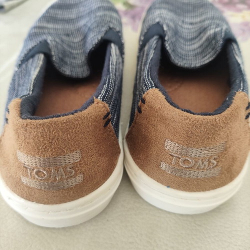 Toms children's shoes size Y13 like new, grey and blue