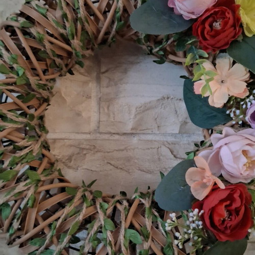 Decorative wreath new, 30cm diameter with metal frame and synthetic elements
