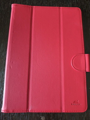 Rivacase 10.1' Tablet Case like new, red